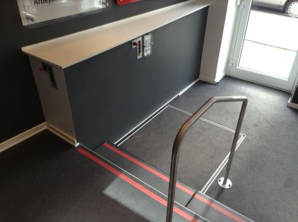 STEPPO, handicap liften / løfteplatform